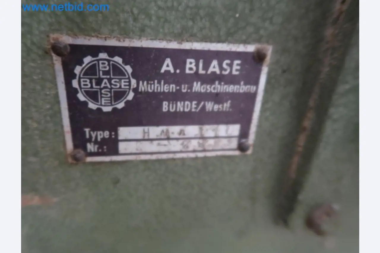 Sistemas de pesaje, llenado y envasado, maquinaria y equipos operativos y de oficina en buen estado.-2