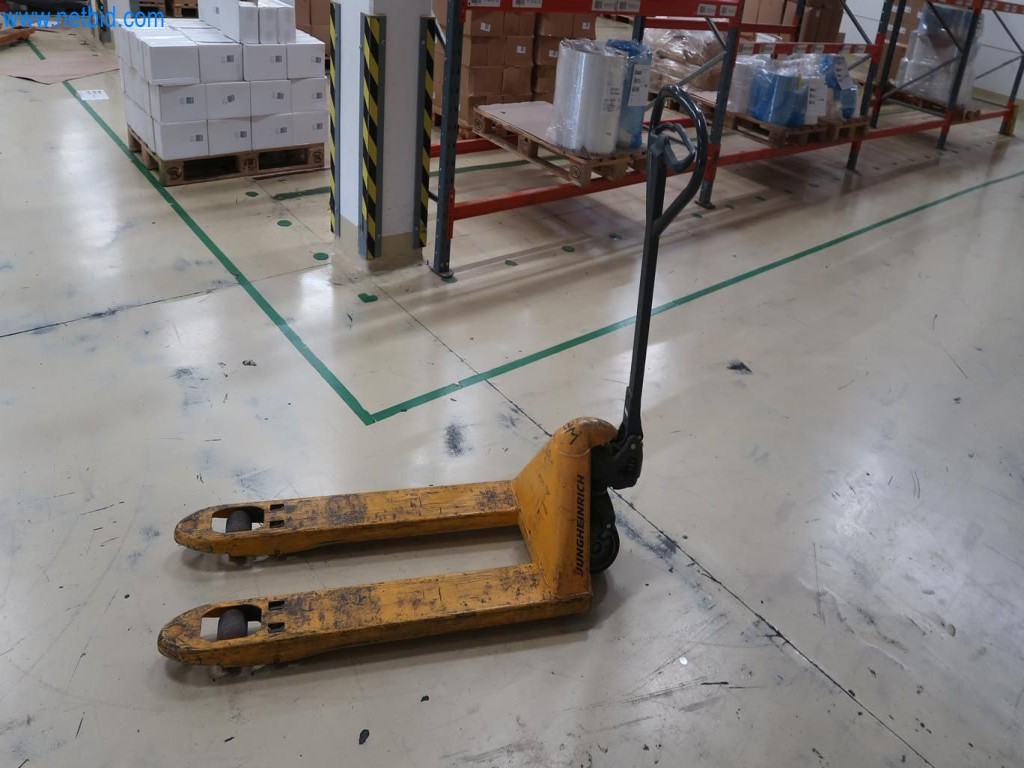 Sistemas de pesaje, llenado y envasado, maquinaria y equipos operativos y de oficina en buen estado.-1