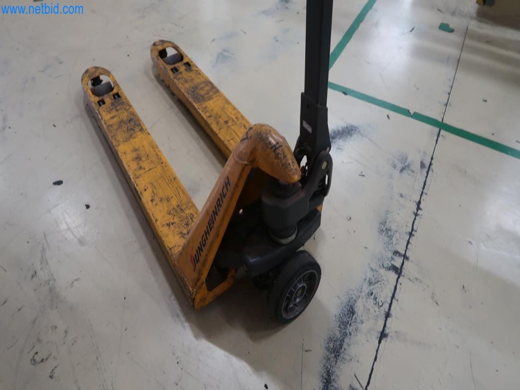 Sistemas de pesaje, llenado y envasado, maquinaria y equipos operativos y de oficina en buen estado.-2