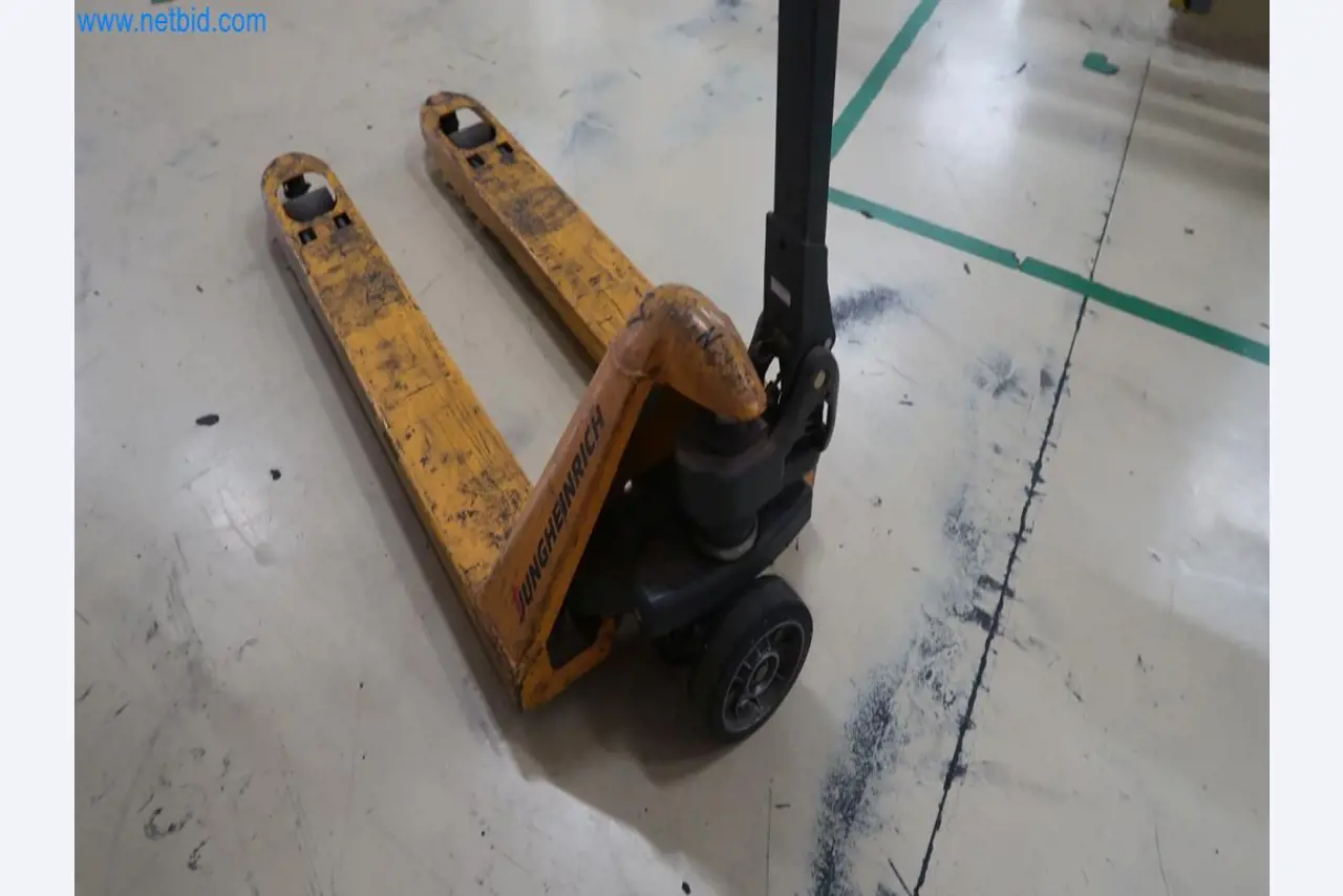 Sistemas de pesaje, llenado y envasado, maquinaria y equipos operativos y de oficina en buen estado.-2