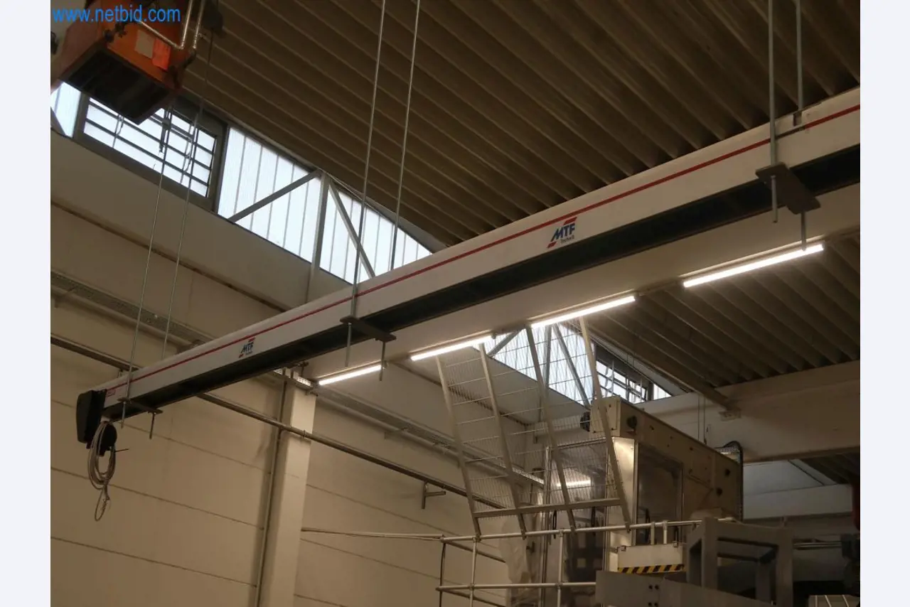 Sistemas de pesaje, llenado y envasado, maquinaria y equipos operativos y de oficina en buen estado.-2