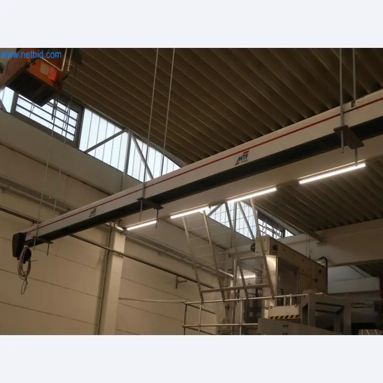 Sistemas de pesaje, llenado y envasado, maquinaria y equipos operativos y de oficina en buen estado.-2