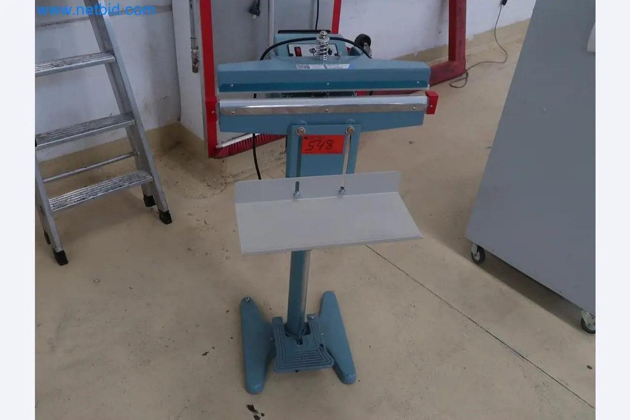 Sistemas de pesaje, llenado y envasado, maquinaria y equipos operativos y de oficina en buen estado.-1