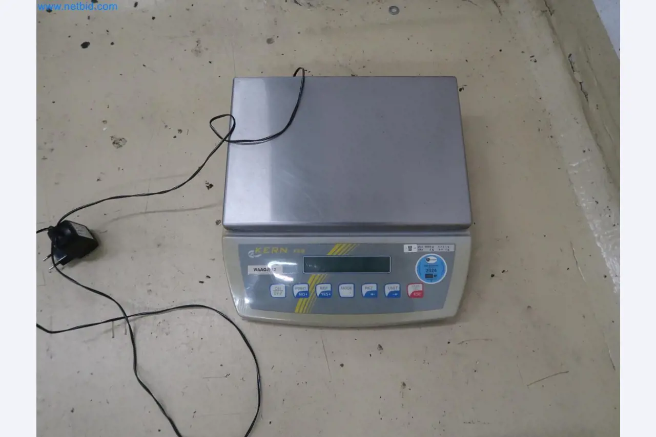 Sistemas de pesaje, llenado y envasado, maquinaria y equipos operativos y de oficina en buen estado.-1