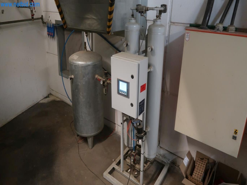 Dobře udržované vážicí, plnicí a balicí systémy, stroje, provozní a kancelářské vybavení.-1