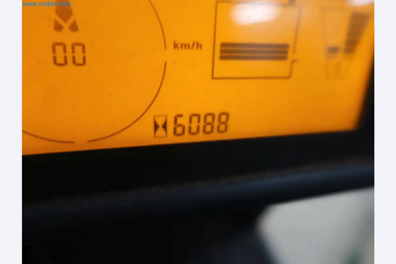 Installations de pesage, de remplissage et d'emballage bien entretenues, parc de machines, équipement industriel et commercial-11