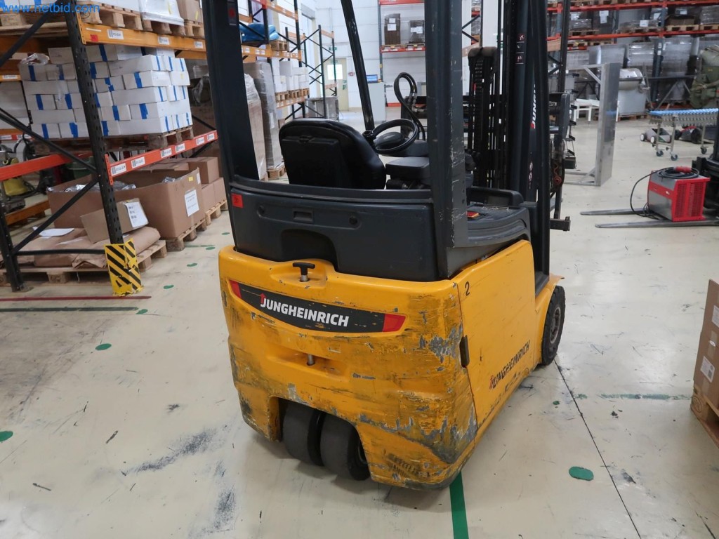 Dobře udržované vážicí, plnicí a balicí systémy, stroje, provozní a kancelářské vybavení.-3