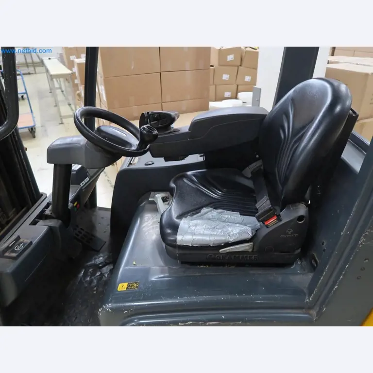 Installations de pesage, de remplissage et d'emballage bien entretenues, parc de machines, équipement industriel et commercial-7