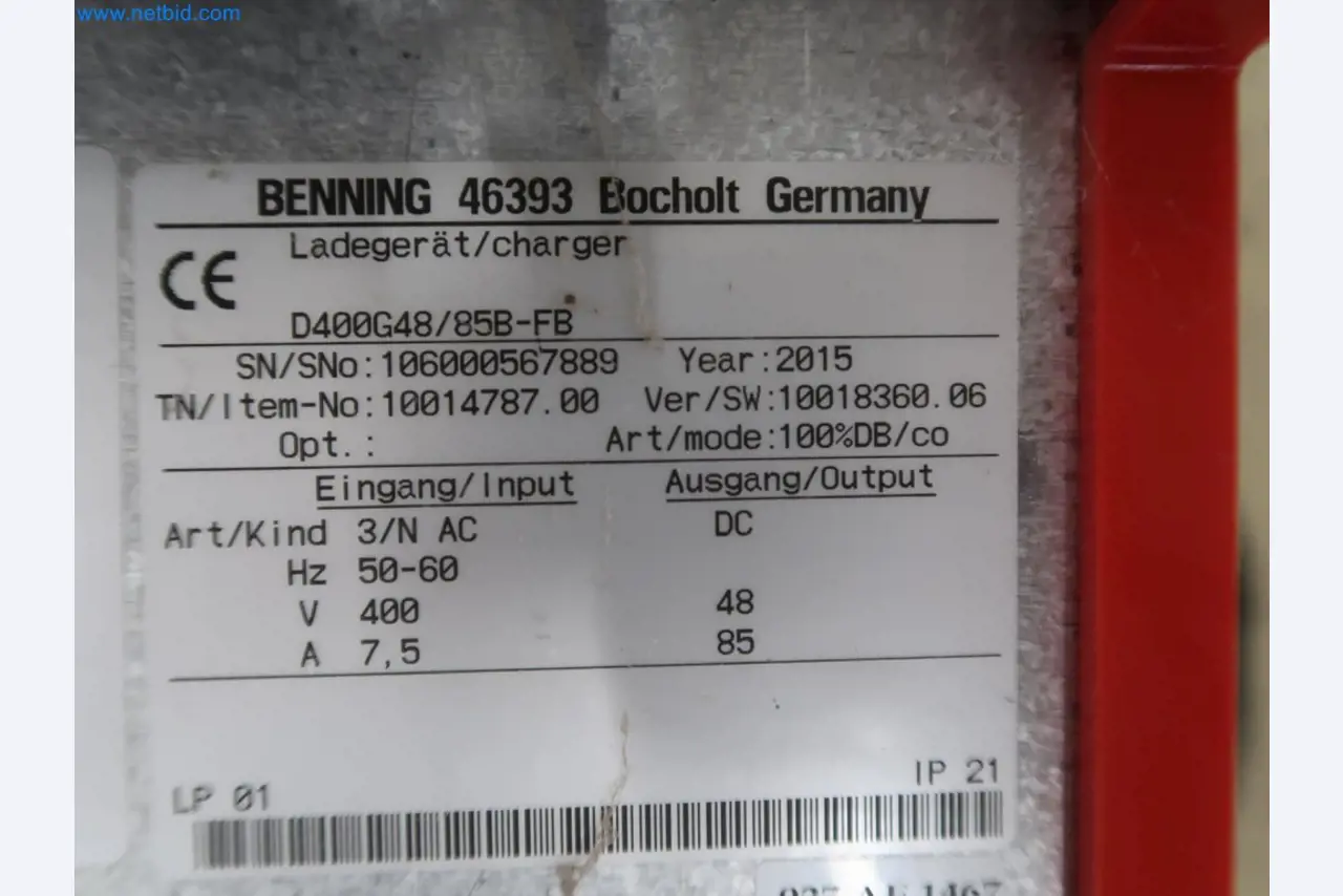 Installations de pesage, de remplissage et d'emballage bien entretenues, parc de machines, équipement industriel et commercial-8