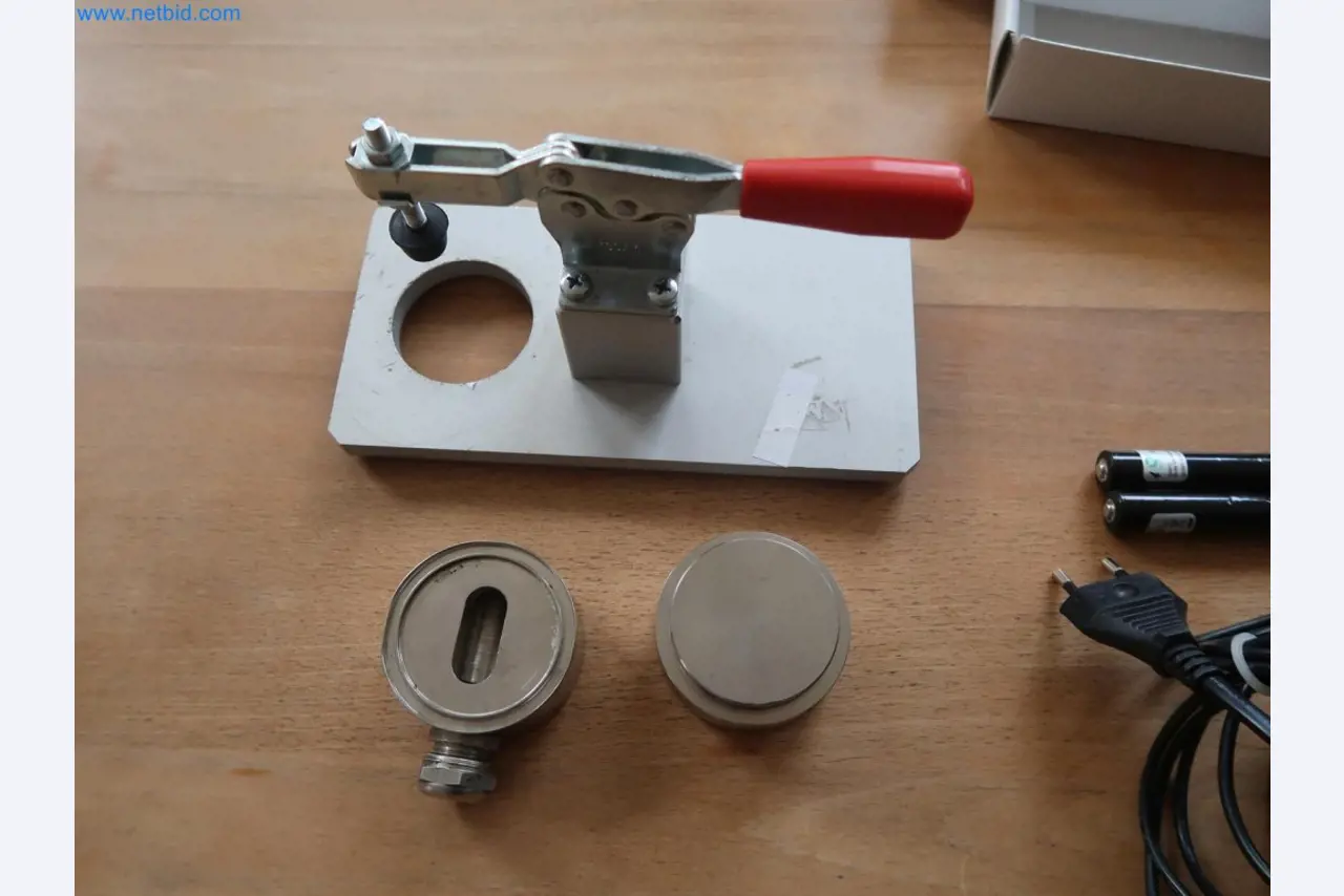 Sistemas de pesaje, llenado y envasado, maquinaria y equipos operativos y de oficina en buen estado.-3