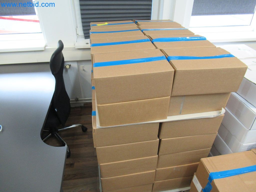 Sistemas de pesagem, enchimento e embalagem, máquinas, equipamento operacional e de escritório em bom estado de conservação-12