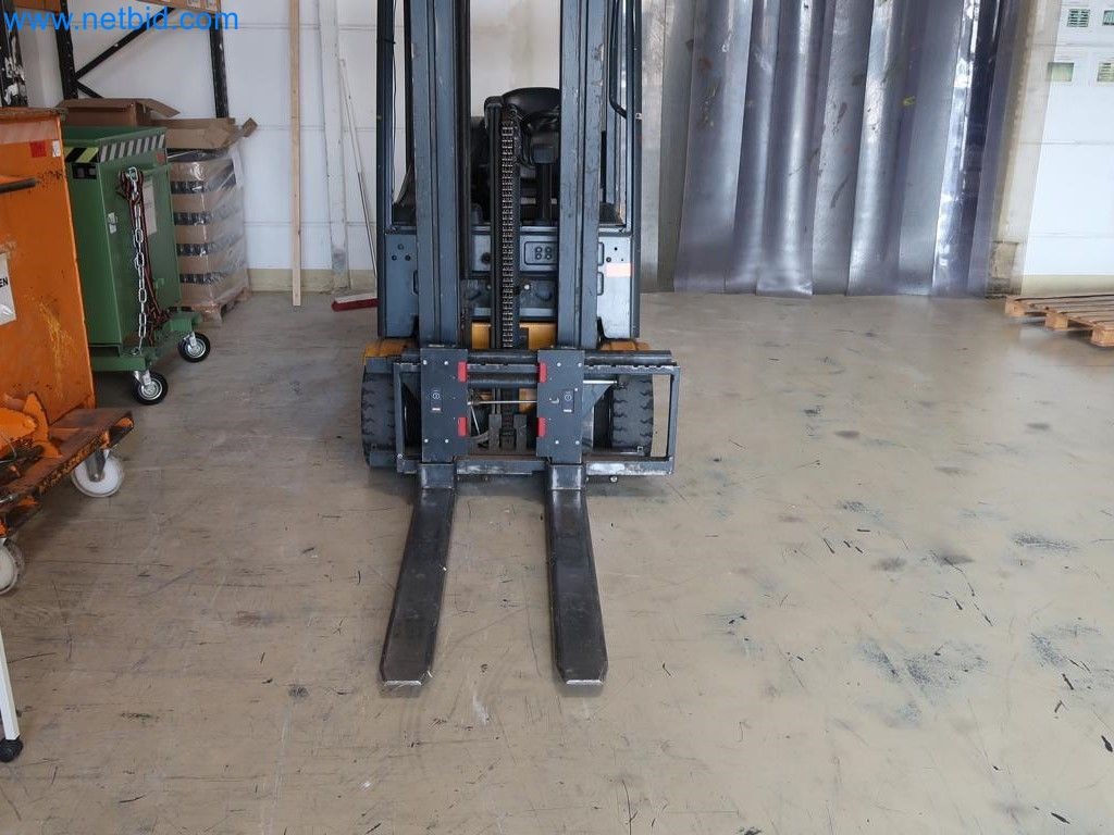 Sistemas de pesaje, llenado y envasado, maquinaria y equipos operativos y de oficina en buen estado.-2