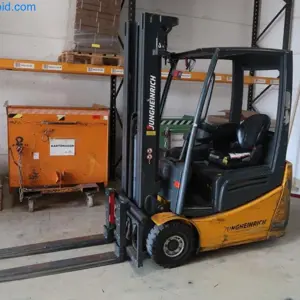 Electric three-wheel forklift Jungheinrich EFG215 500DZ