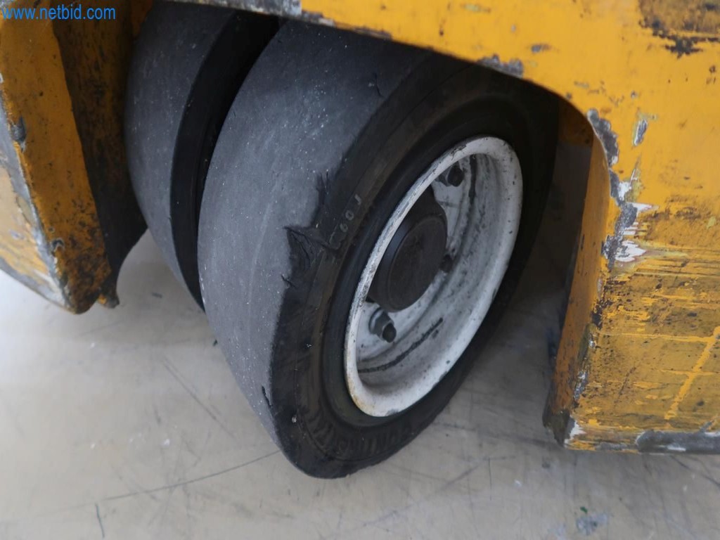 Sistemas de pesaje, llenado y envasado, maquinaria y equipos operativos y de oficina en buen estado.-8