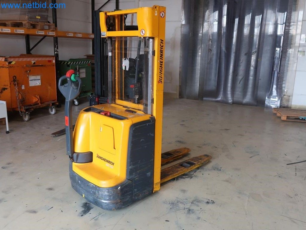 Gepflegte Verwiege-, Abfüll- und Verpackungsanlagen, Maschinenpark, Betriebs- und Geschäftsausstattung -1