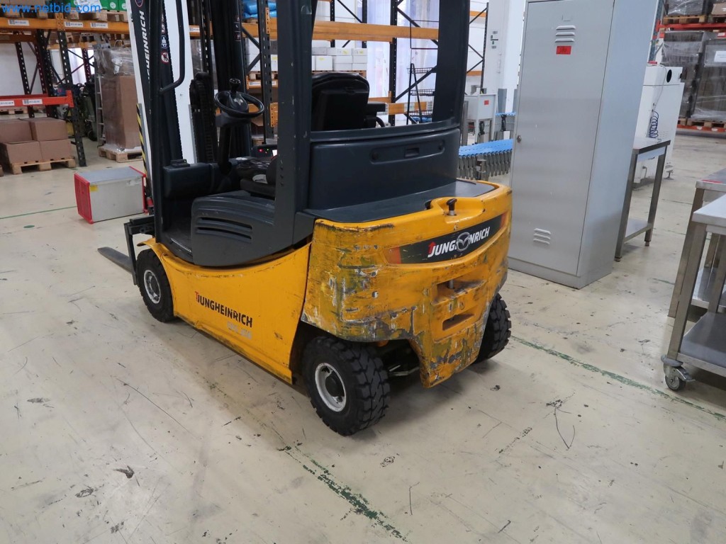 Sistemas de pesaje, llenado y envasado, maquinaria y equipos operativos y de oficina en buen estado.-3