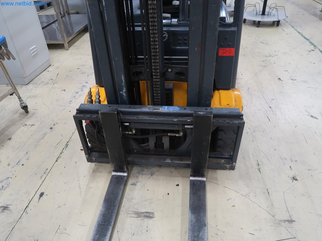 Sistemas de pesaje, llenado y envasado, maquinaria y equipos operativos y de oficina en buen estado.-5