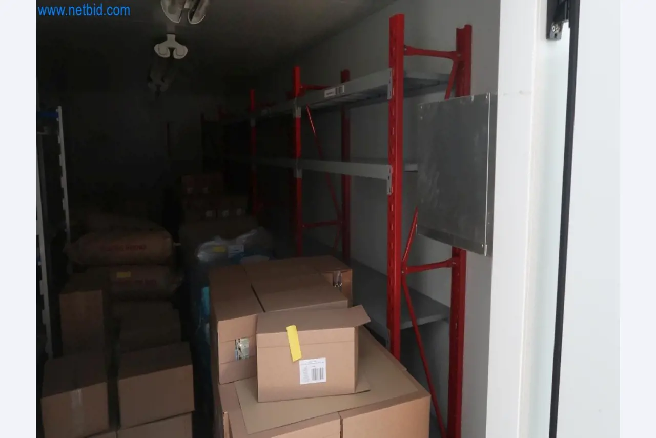 Dobrze utrzymane systemy ważenia, napełniania i pakowania, maszyny, sprzęt operacyjny i biurowy.-4