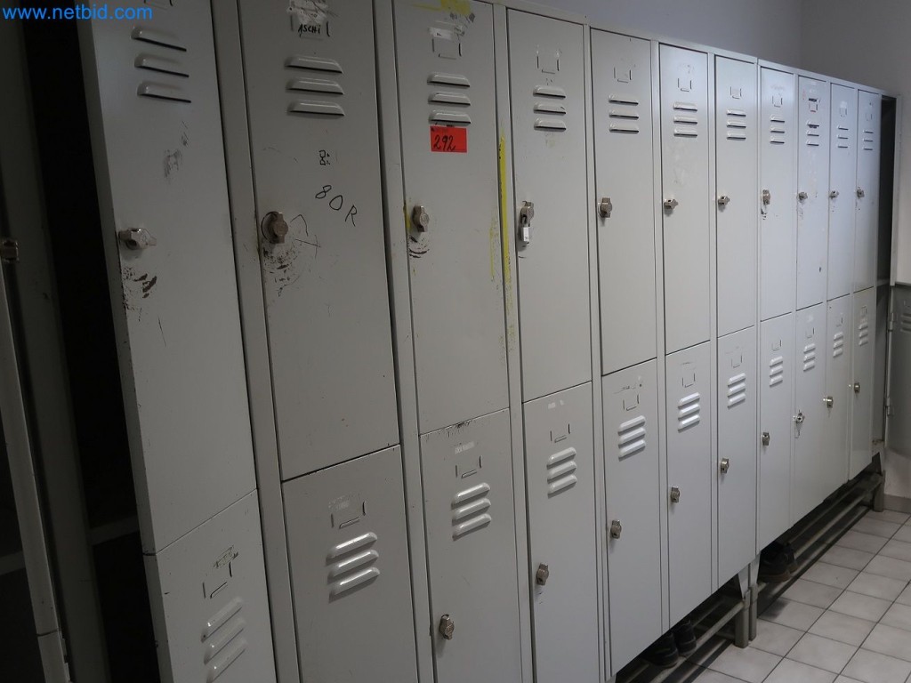 Sistemas de pesagem, enchimento e embalagem, máquinas, equipamento operacional e de escritório em bom estado de conservação-12