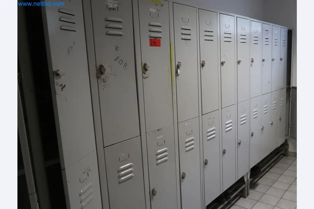 Sistemas de pesagem, enchimento e embalagem, máquinas, equipamento operacional e de escritório em bom estado de conservação-12