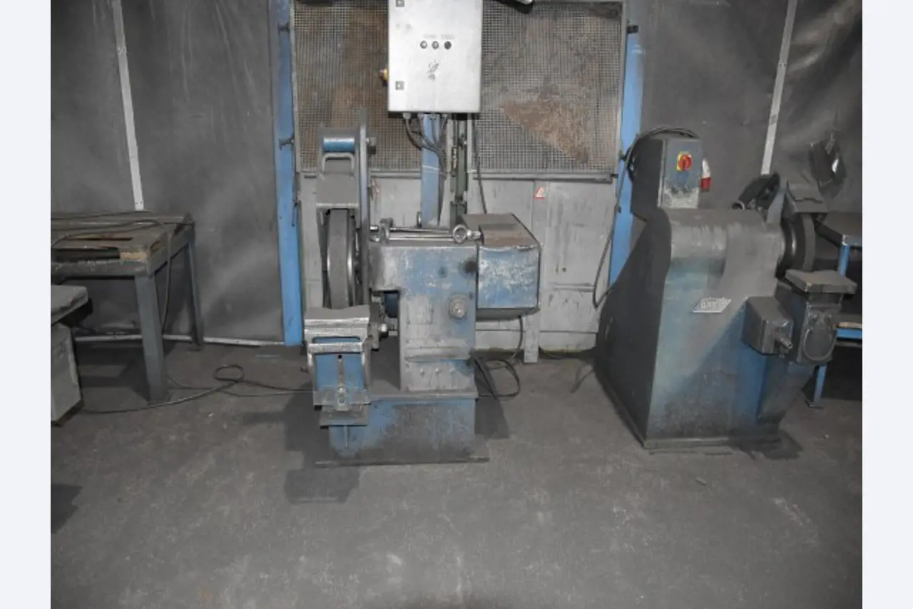 Used machines in the field of grinding and blasting technology-5