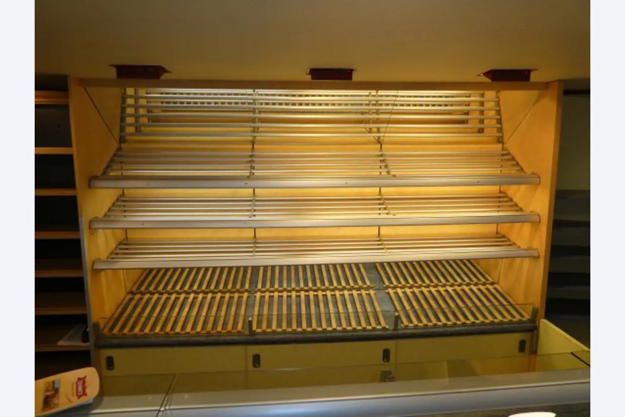 Provozní a kancelářské vybavení pekárny-6