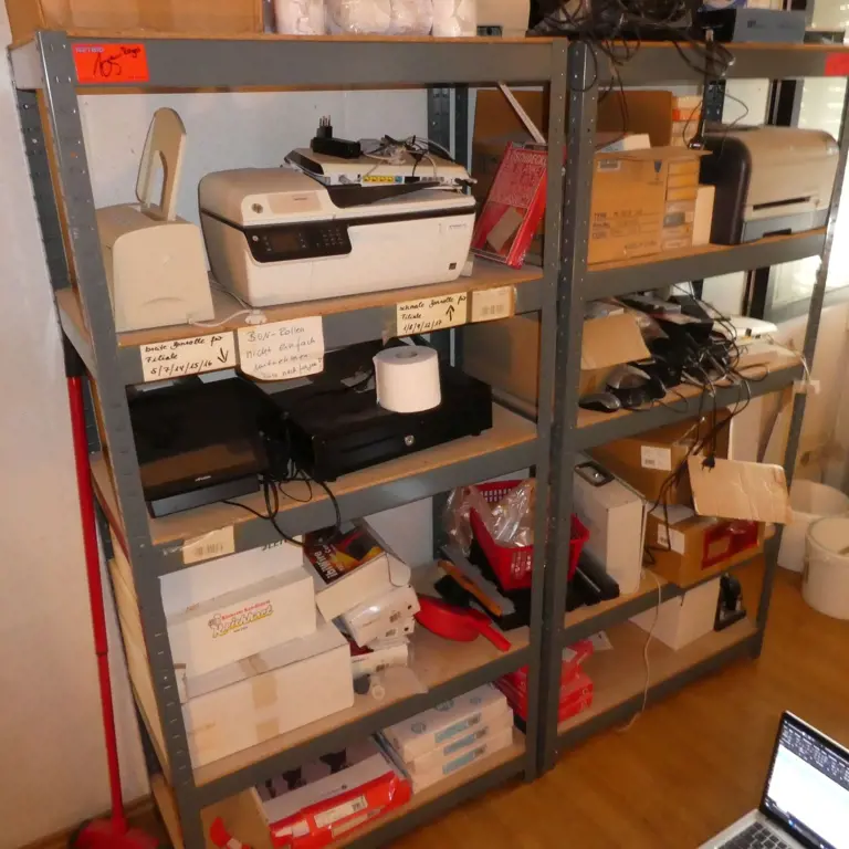2 Plug-in shelving