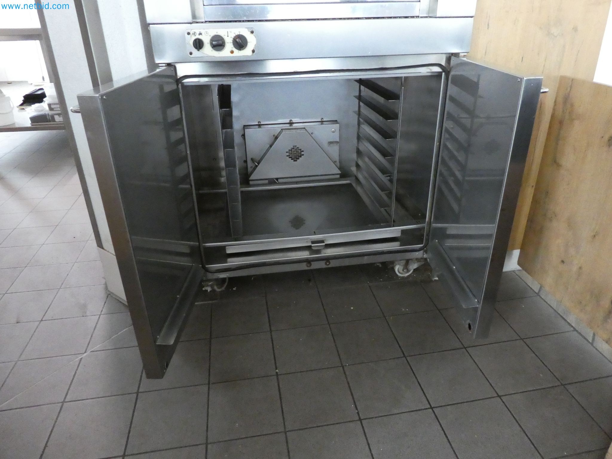 Betriebs- und Geschäftsausstattung einer Bäckerei-3