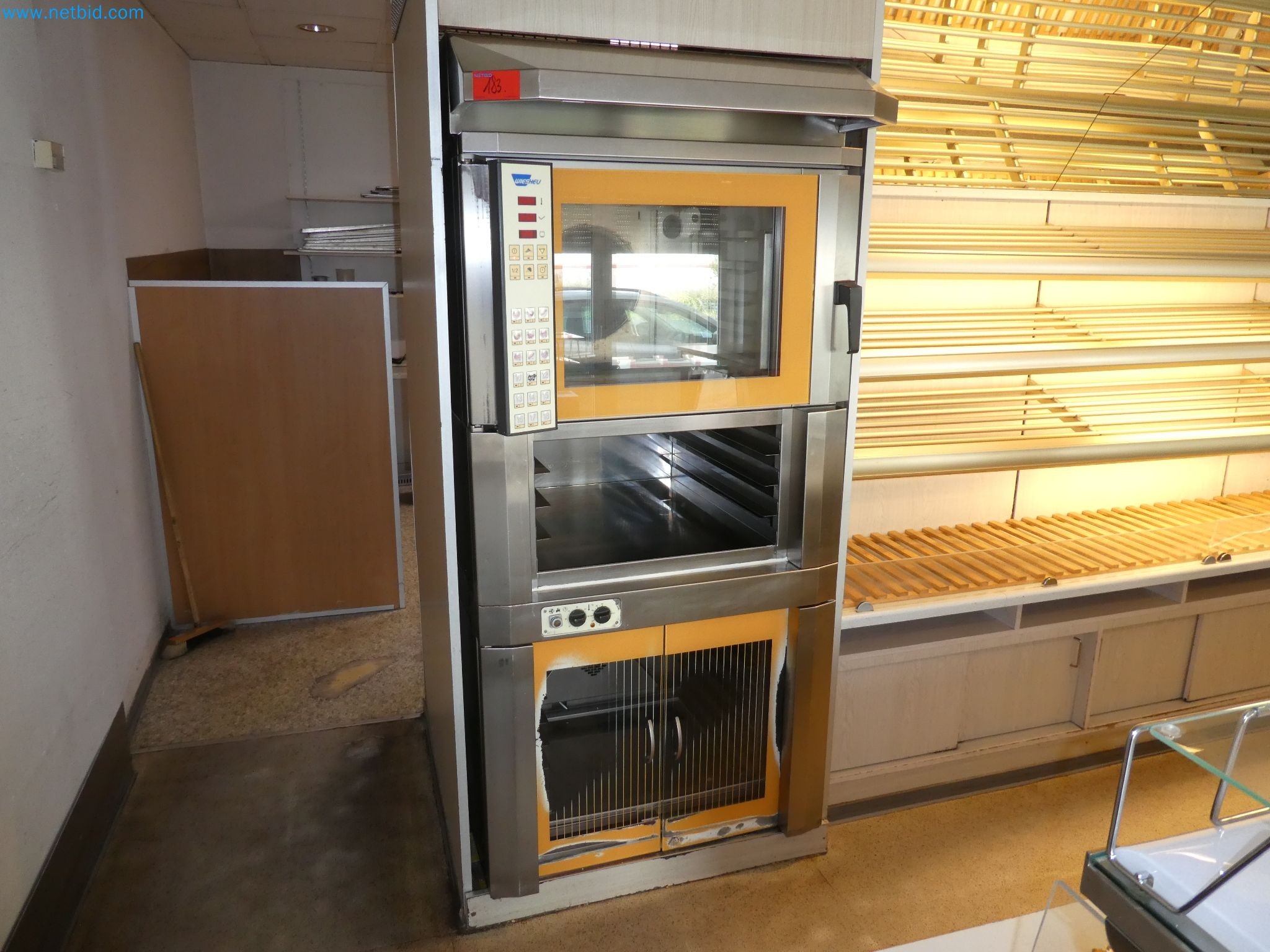 Betriebs- und Geschäftsausstattung einer Bäckerei-1