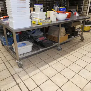 1 Posten Stainless steel worktables