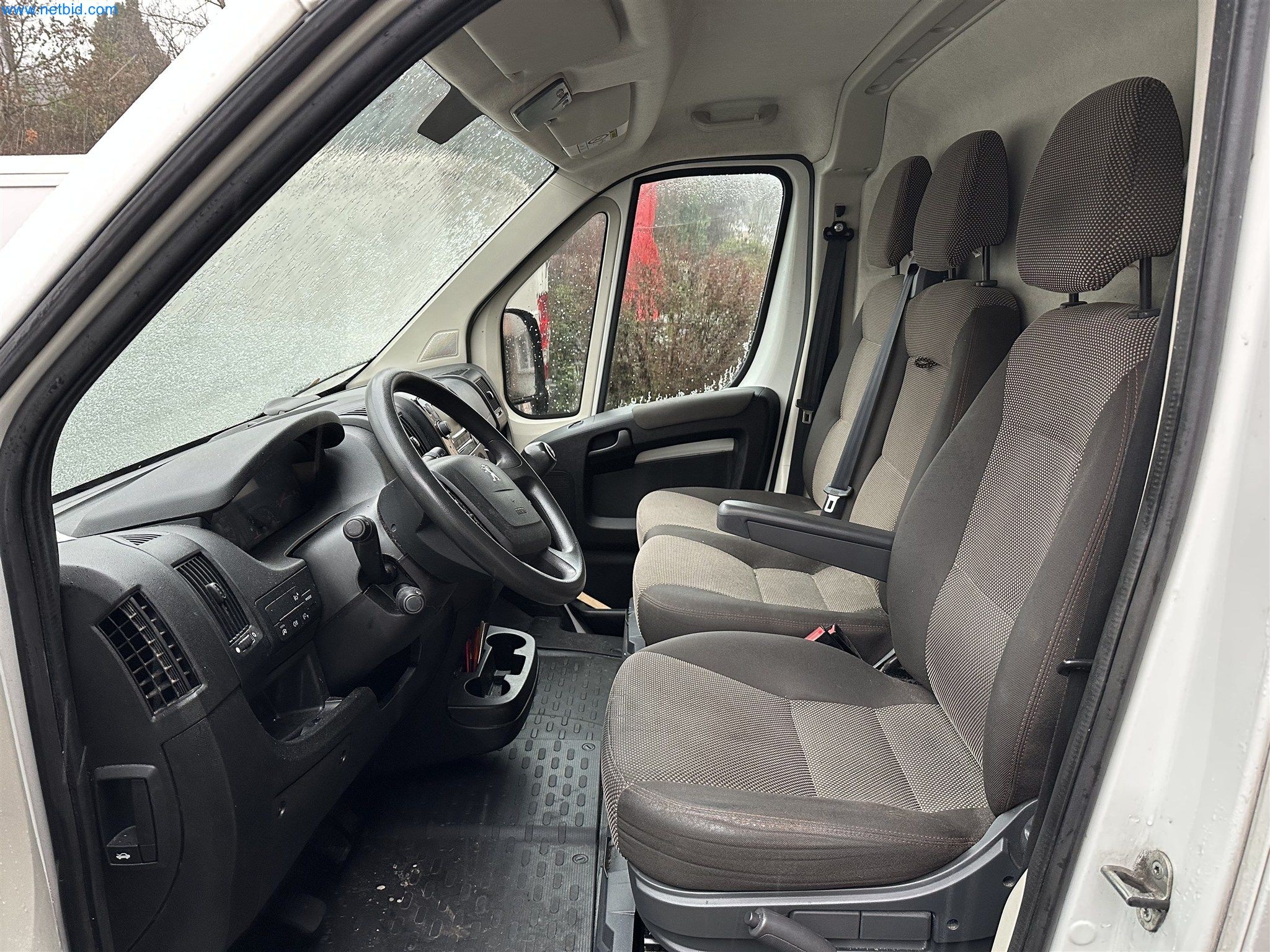 Equipamento operacional e de escritório de uma padaria-12