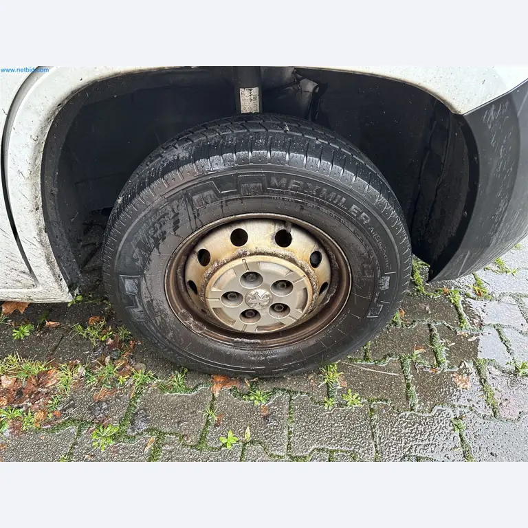 Equipamento operacional e de escritório de uma padaria-17