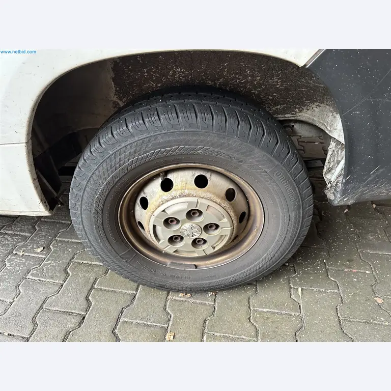 Equipamento operacional e de escritório de uma padaria-18