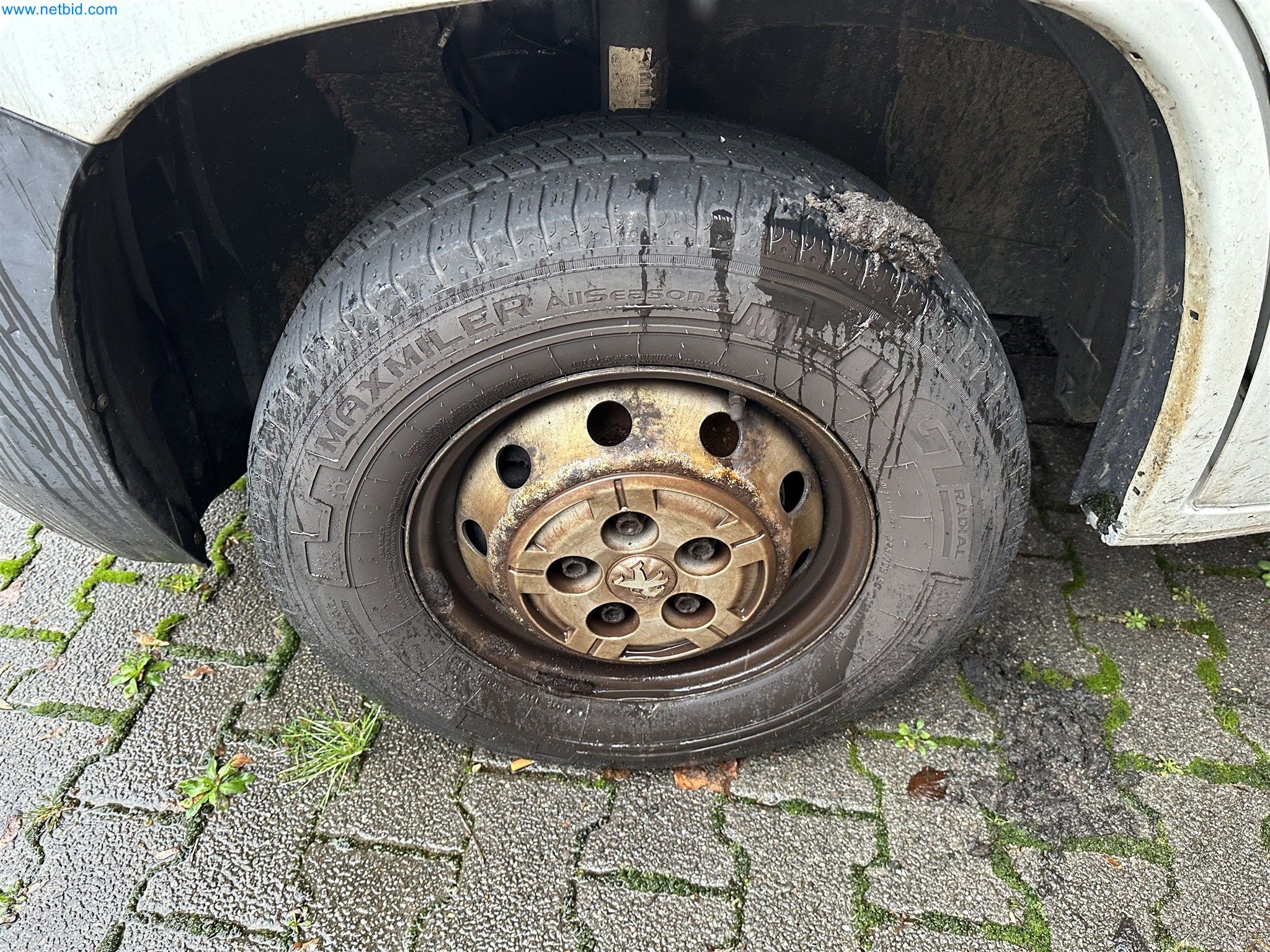 Equipamento operacional e de escritório de uma padaria-19