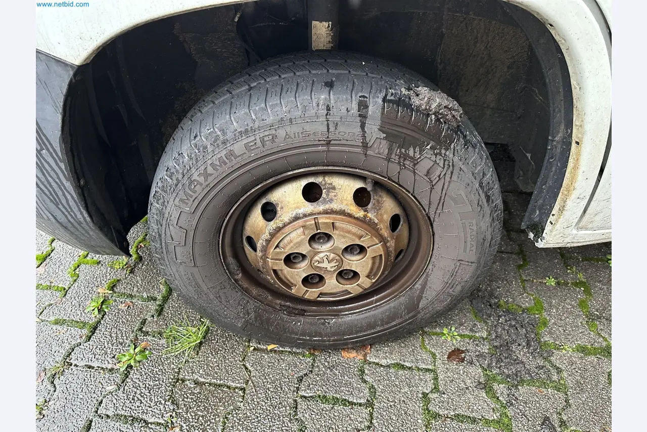 Equipamento operacional e de escritório de uma padaria-19