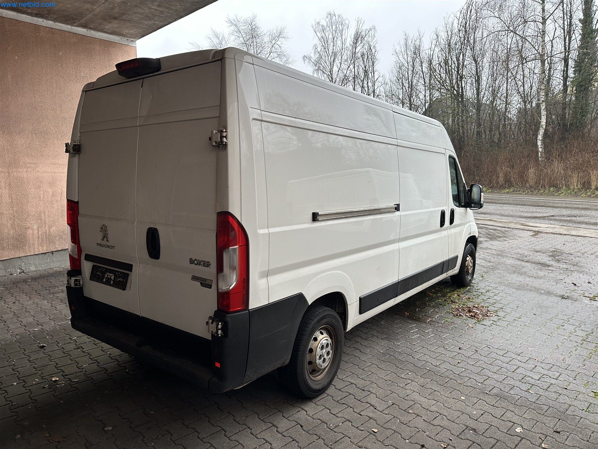 Equipamento operacional e de escritório de uma padaria-22