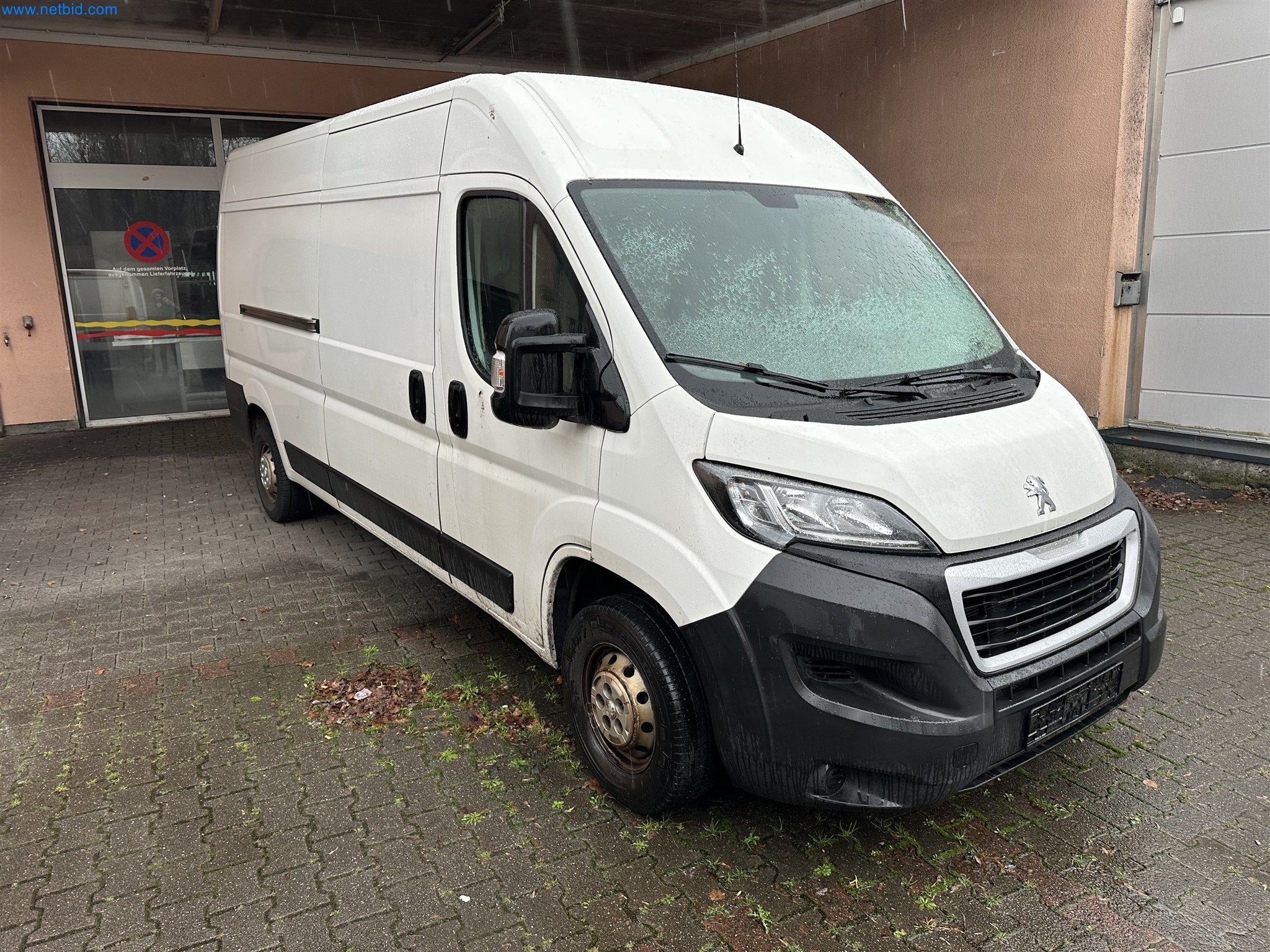 Equipamento operacional e de escritório de uma padaria-24