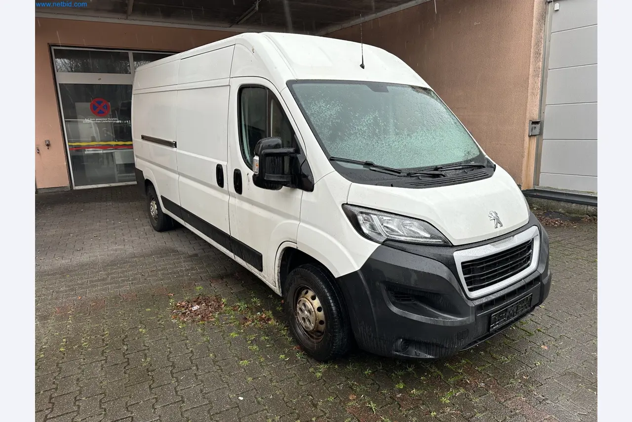 Equipamento operacional e de escritório de uma padaria-24