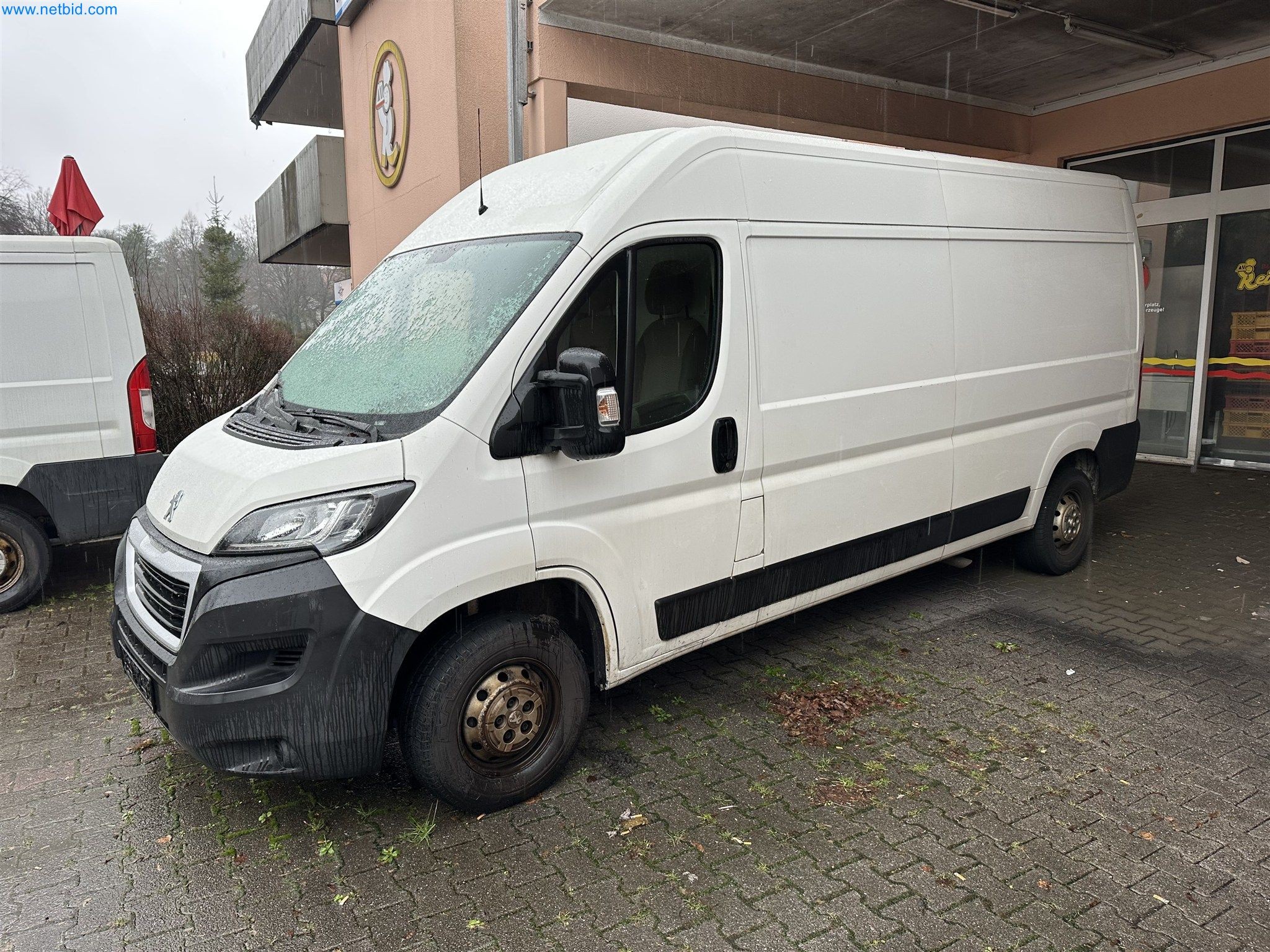 Equipamento operacional e de escritório de uma padaria-1