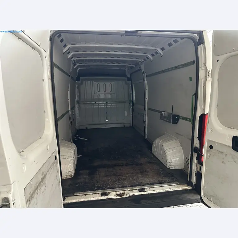 Equipamento operacional e de escritório de uma padaria-4