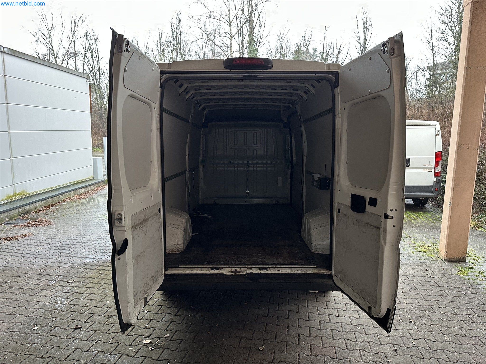 Equipamento operacional e de escritório de uma padaria-5