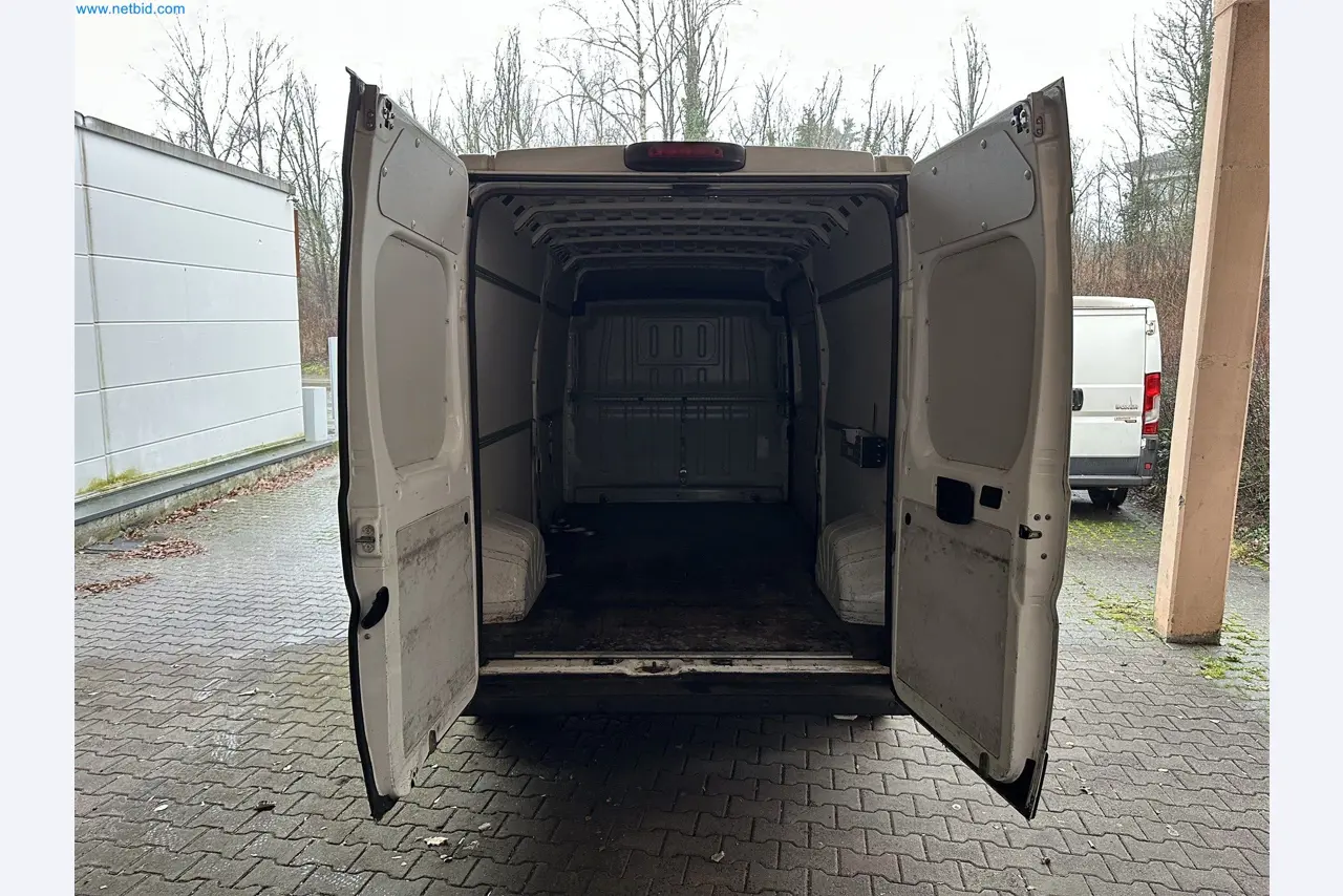 Equipamento operacional e de escritório de uma padaria-5