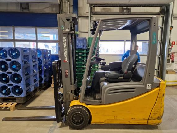 Machines from a plant producing surge protection devices-19