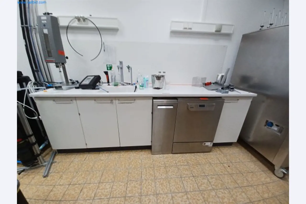 Laboratorní vybavení / Rozsáhlé skladovací technologie a zásoby / Osmotické systémy a mnoho dalšího.-12