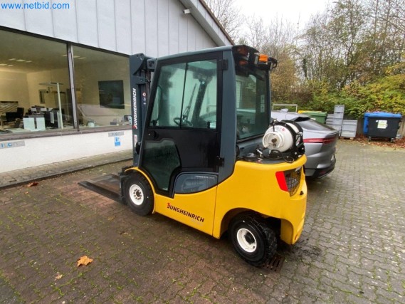 Laboratory equipment / Extensive storage technology and inventories / Osmosis systems and much more.-17