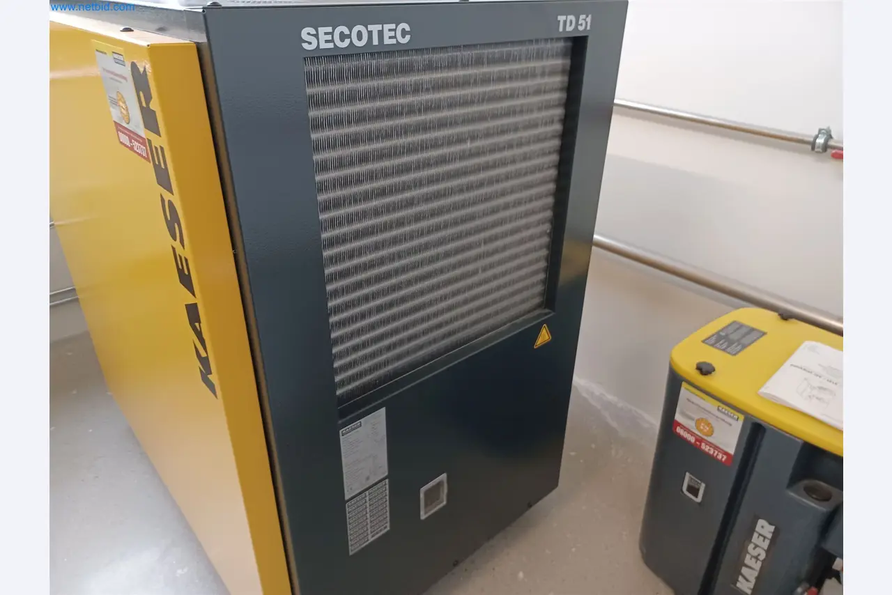 Laboratory equipment / Extensive storage technology and inventories / Osmosis systems and much more.-10