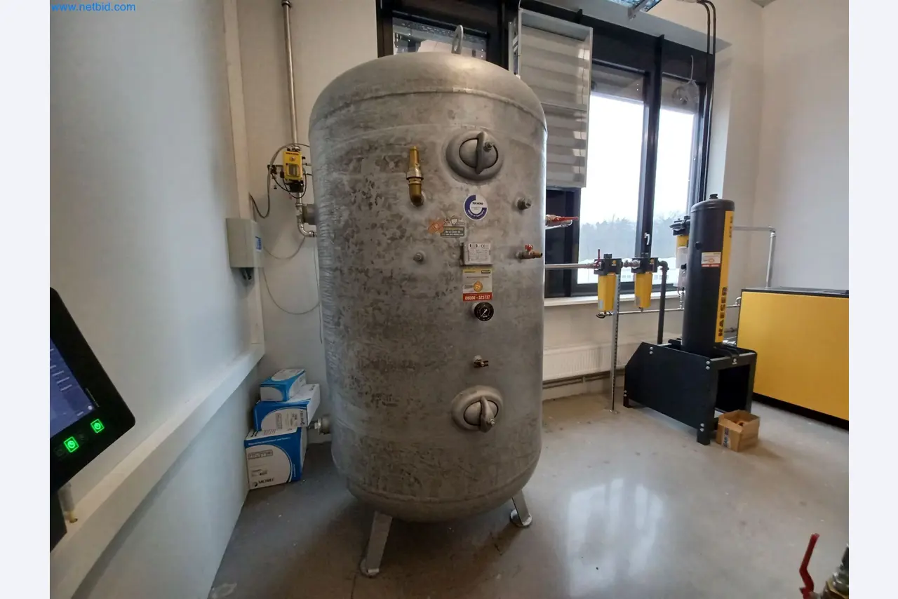 Laboratory equipment / Extensive storage technology and inventories / Osmosis systems and much more.-18