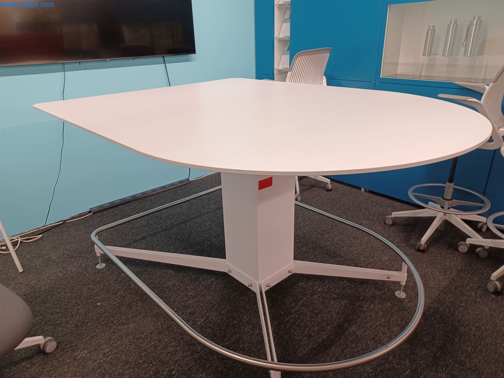 Laboratory equipment / Extensive storage technology and inventories / Osmosis systems and much more.-1