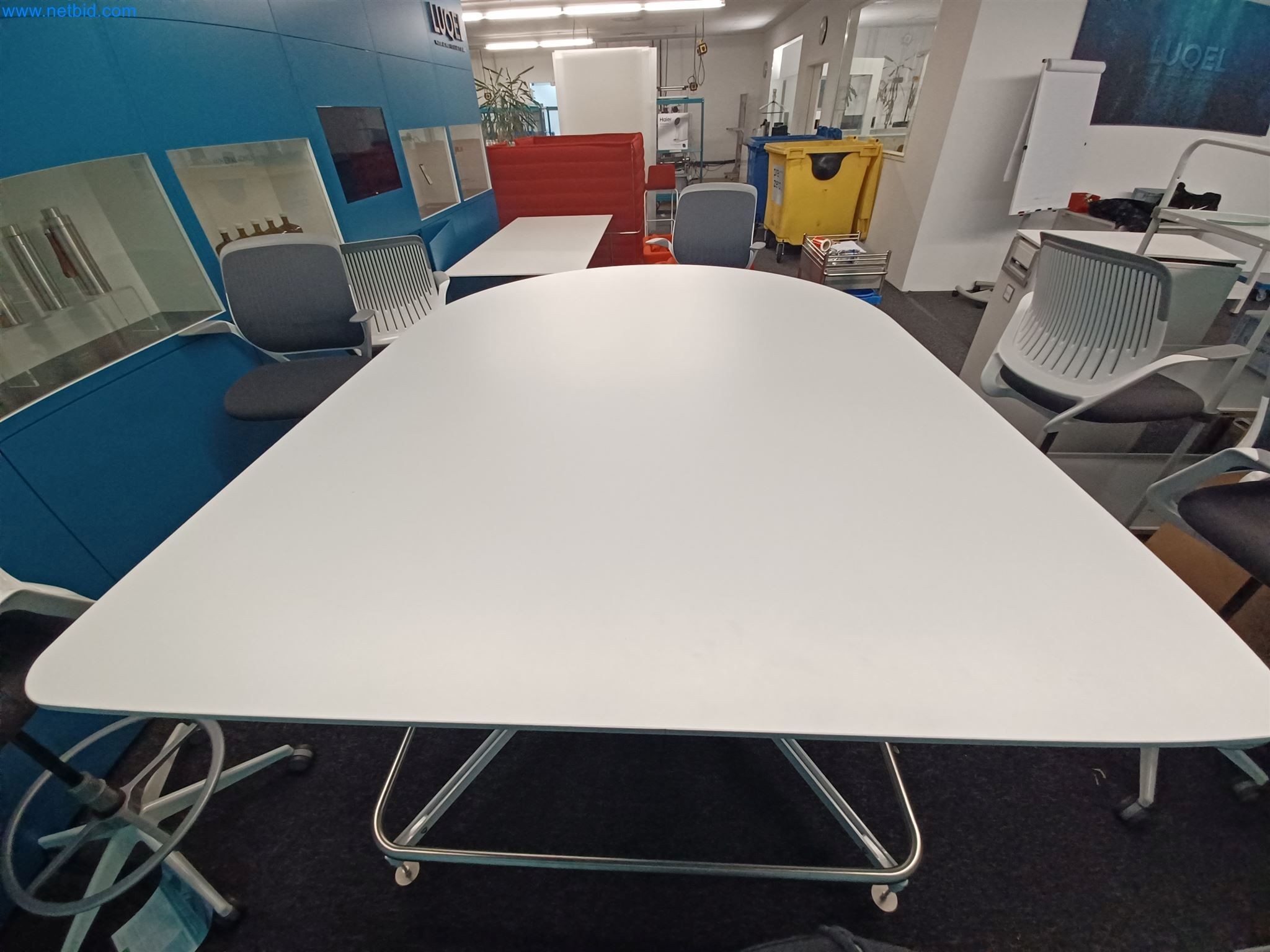 Laboratory equipment / Extensive storage technology and inventories / Osmosis systems and much more.-3