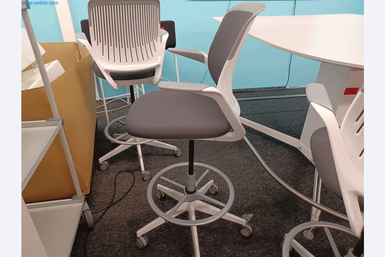 Laboratory equipment / Extensive storage technology and inventories / Osmosis systems and much more.-6